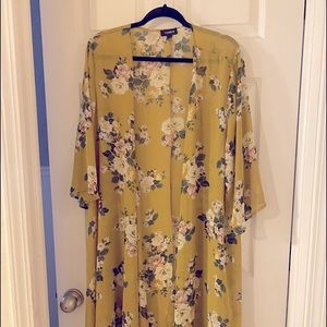 Torrid Mustard colored kimono